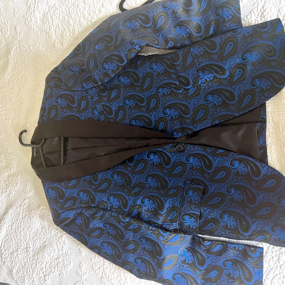 Get it for your next great gatsby showdown and show out!